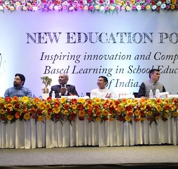 VisionIAS Organizes Education Conclave on New Education Policy: Inspiring Innovation and Competency based learning in School Education in India