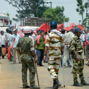 Violent Clash in Kolkata During Rural Poll Vote Counting Leaves Several Policemen and ISF Supporters Injured